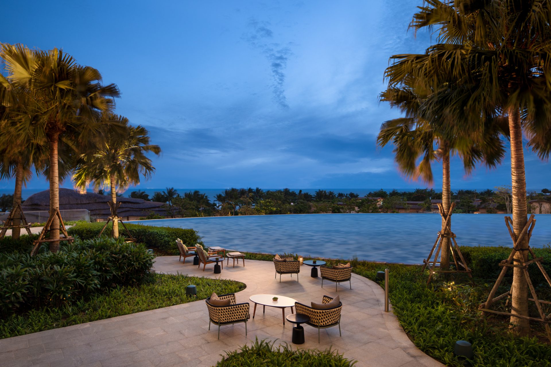 khách sạn new world hoiana beach resort